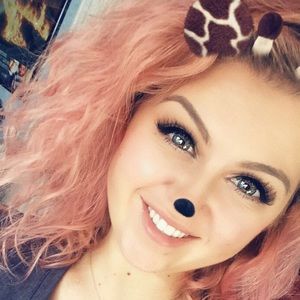 Meet your Posher, Briana